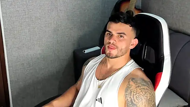 Ricardogo19 online show from 11-05-25, 01:05