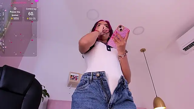 emily bank online show from 01-05-25, 05:51