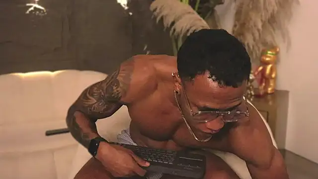 Logan Varela online show from 02-20-25, 12:08