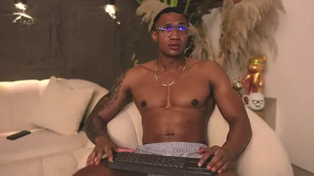 Logan Varela online show from 02-20-25, 06:02