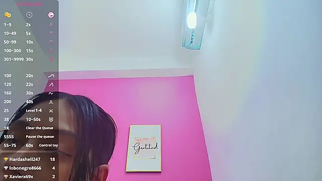 Snapshot of yourcuteneighbourr chatting on 02-25-25, 09:31 yourcuteneighbourr online show from 02-25-25, 09:31