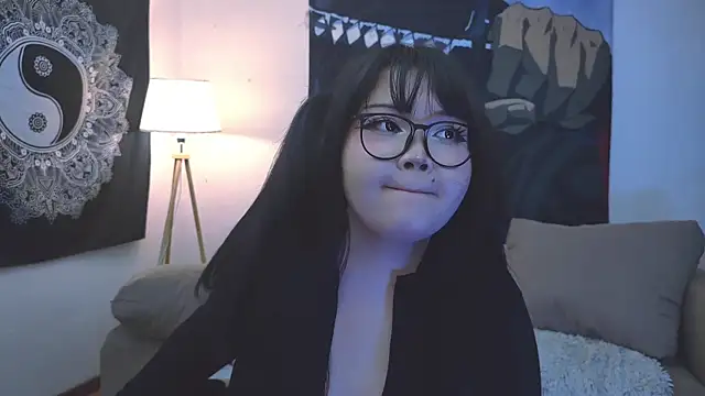 Snapshot of LeyaKan chatting on 02-04-25, 11:59 LeyaKan online show from 02-04-25, 11:59