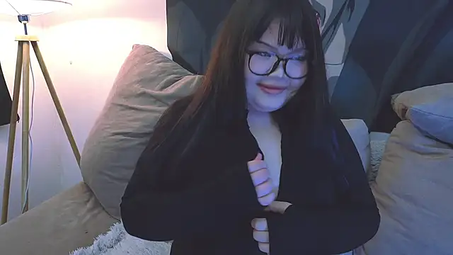 Snapshot of LeyaKan chatting on 02-13-25, 09:27 LeyaKan online show from 02-13-25, 09:27