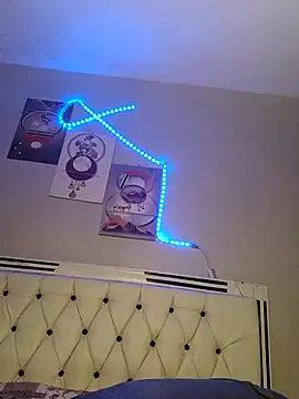 Snapshot of C-yoyo chatting on 11-17-25, 11:10 C-yoyo online show from 11-17-25, 11:10