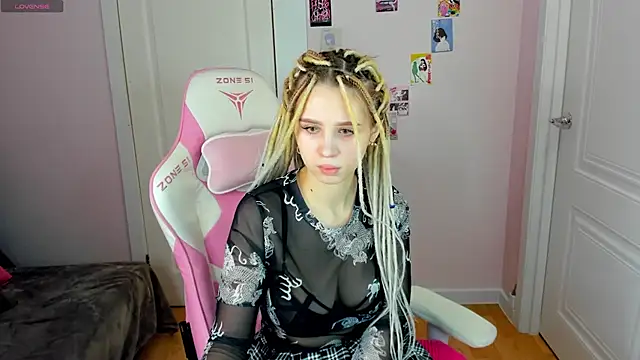 Valerie Woods online show from 12-27-24, 01:22