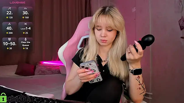 Valerie Woods online show from 11-07-25, 01:05