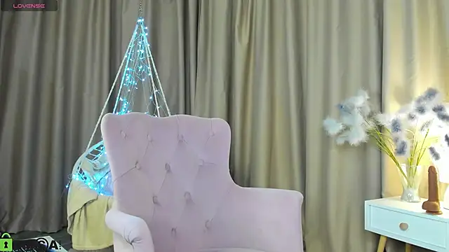 Valerie Woods online show from 11-23-25, 12:10