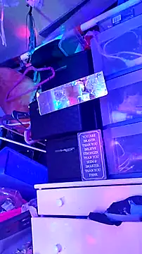 gurlnips online show from 10-25-25, 07:27