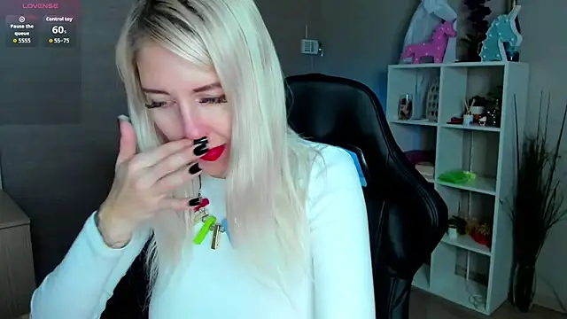 Mermaid N online show from 11-19-25, 01:38