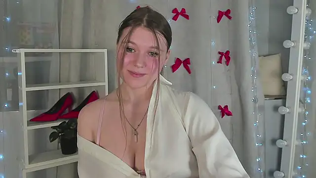 Snapshot of Rebecca_Kelly chatting on 01-05-25, 06:35 Rebecca Kelly online show from 01-05-25, 06:35