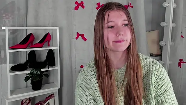 Snapshot of Rebecca_Kelly chatting on 01-18-25, 12:35 Rebecca Kelly online show from 01-18-25, 12:35