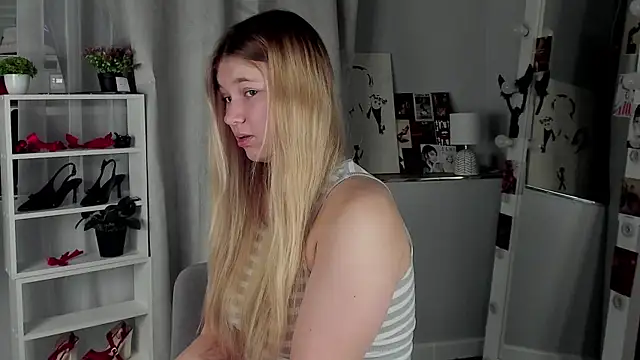 Snapshot of Rebecca_Kelly chatting on 11-05-25, 02:44 Rebecca Kelly online show from 11-05-25, 02:44