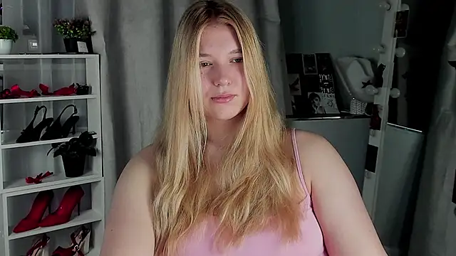 Snapshot of Rebecca_Kelly chatting on 11-11-25, 02:33 Rebecca Kelly online show from 11-11-25, 02:33