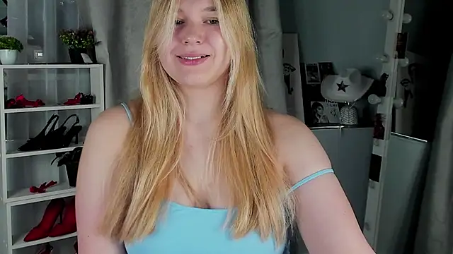 Snapshot of Rebecca_Kelly chatting on 11-14-25, 02:32 Rebecca Kelly online show from 11-14-25, 02:32