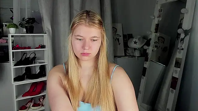 Snapshot of Rebecca_Kelly chatting on 11-22-25, 02:32 Rebecca Kelly online show from 11-22-25, 02:32