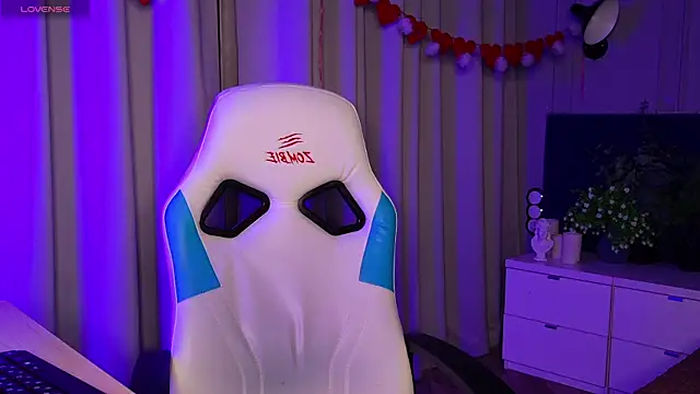 Liv Fay online show from 02-05-25, 08:04