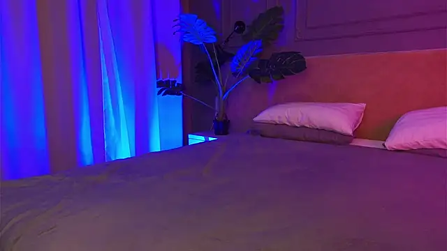 Liv Fay online show from 10-10-25, 06:51