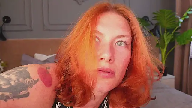 Liv Fay online show from 06-12-26, 01:21