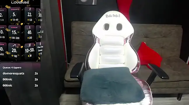 Snapshot of sailor_moon07 chatting on 02-14-25, 08:52 sailor moon07 online show from 02-14-25, 08:52