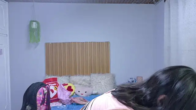 Snapshot of sailor_moon07 chatting on 09-27-25, 04:28 sailor moon07 online show from 09-27-25, 04:28