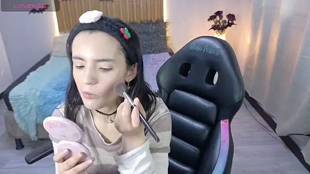 Snapshot of sailor_moon07 chatting on 10-14-25, 12:50 sailor moon07 online show from 10-14-25, 12:50