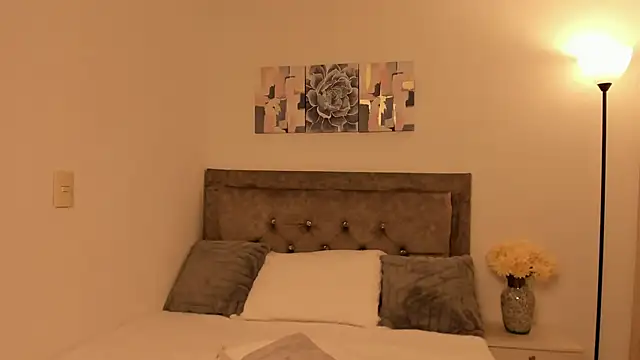 Snapshot of DarlinJones chatting on 01-09-25, 12:57 DarlinJones online show from 01-09-25, 12:57