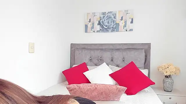 Snapshot of DarlinJones chatting on 02-22-25, 05:57 DarlinJones online show from 02-22-25, 05:57