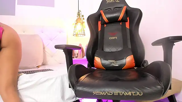 hannah gray online show from 03-13-25, 05:28