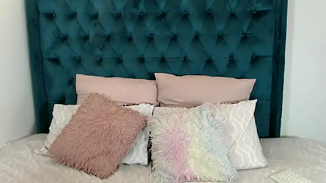 1Blackertheberry1 online show from 01-25-25, 10:28