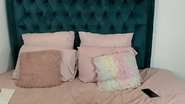 1Blackertheberry1 online show from 02-01-25, 05:49