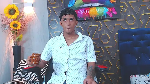 dominic smith  online show from 10-08-25, 09:45