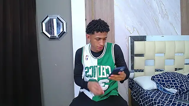 dominic smith  online show from 11-11-25, 12:32