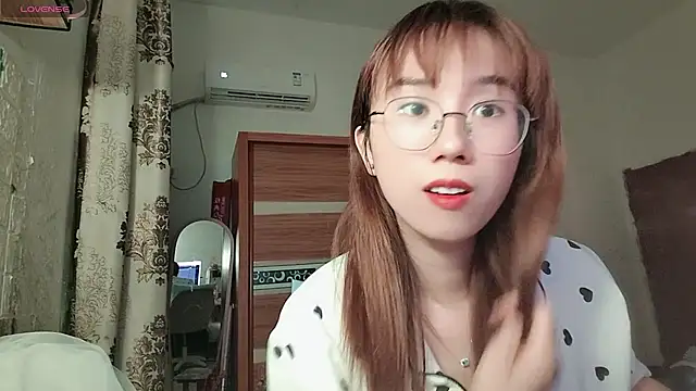 Snapshot of Lili_666 chatting on 05-02-26, 04:12 Lili 666 online show from 05-02-26, 04:12