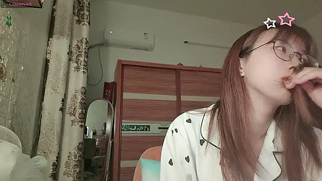 Snapshot of Lili_666 chatting on 05-08-26, 05:51 Lili 666 online show from 05-08-26, 05:51