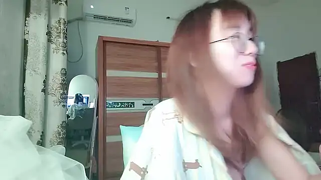 Snapshot of Lili_666 chatting on 05-28-26, 05:10 Lili 666 online show from 05-28-26, 05:10