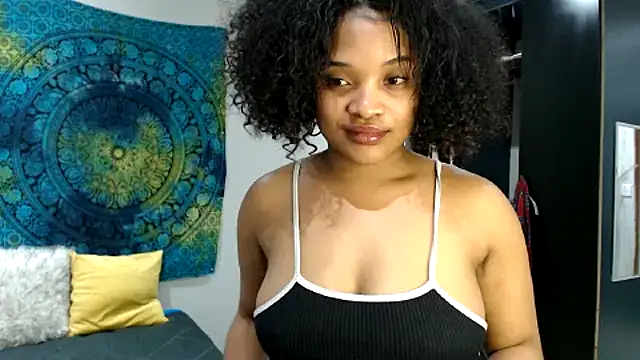 Snapshot of CREAMYCUPCAKExxx chatting on 01-19-25, 06:10 CREAMYCUPCAKExxx online show from 01-19-25, 06:10