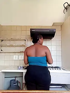 Snapshot of Sexymamibo chatting on 03-07-25, 02:23 Sexymamibo online show from 03-07-25, 02:23