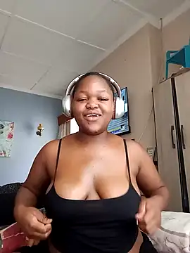 Snapshot of Sexymamibo chatting on 03-18-25, 12:14 Sexymamibo online show from 03-18-25, 12:14