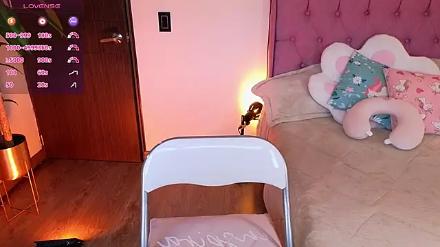 Snapshot of eimy22 chatting on 01-13-25, 10:03 eimy22 online show from 01-13-25, 10:03