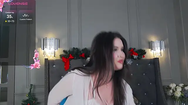 Snapshot of TrishaWinslet chatting on 01-03-25, 09:05 TrishaWinslet online show from 01-03-25, 09:05