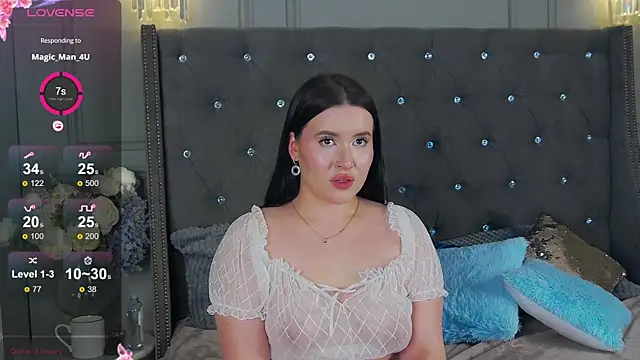 Snapshot of TrishaWinslet chatting on 01-13-25, 01:56 TrishaWinslet online show from 01-13-25, 01:56