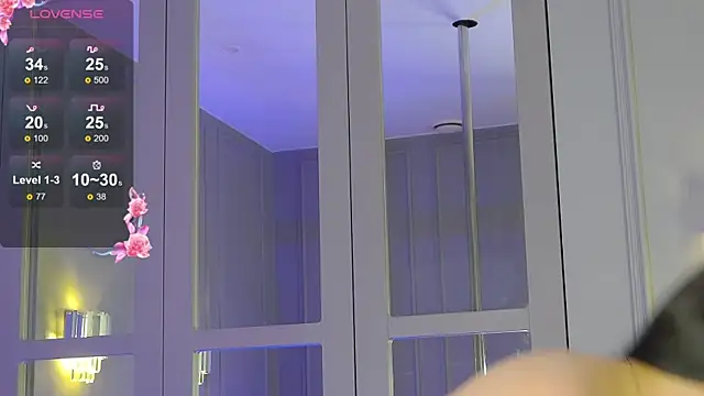 Snapshot of TrishaWinslet chatting on 01-14-25, 03:36 TrishaWinslet online show from 01-14-25, 03:36