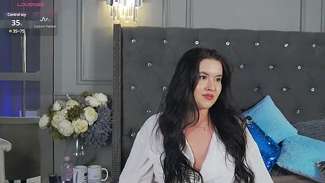 Snapshot of TrishaWinslet chatting on 01-31-25, 07:18 TrishaWinslet online show from 01-31-25, 07:18