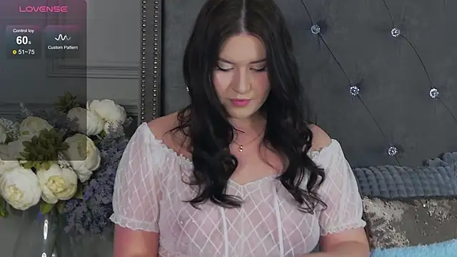 Snapshot of TrishaWinslet chatting on 02-03-25, 03:27 TrishaWinslet online show from 02-03-25, 03:27