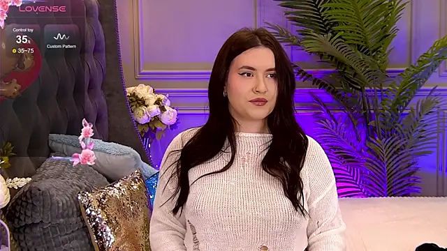 Snapshot of TrishaWinslet chatting on 02-22-25, 03:01 TrishaWinslet online show from 02-22-25, 03:01