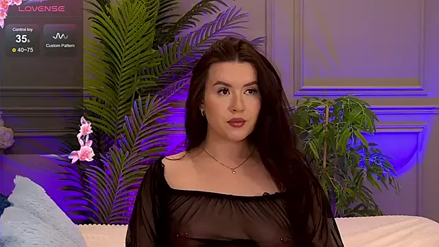 Snapshot of TrishaWinslet chatting on 03-02-25, 03:24 TrishaWinslet online show from 03-02-25, 03:24