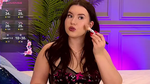 Snapshot of TrishaWinslet chatting on 03-04-25, 03:22 TrishaWinslet online show from 03-04-25, 03:22