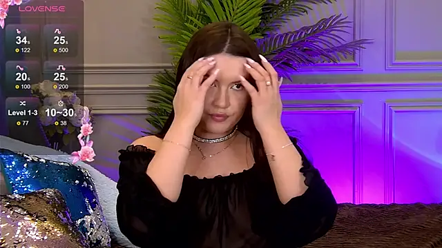 Snapshot of TrishaWinslet chatting on 03-15-25, 07:20 TrishaWinslet online show from 03-15-25, 07:20