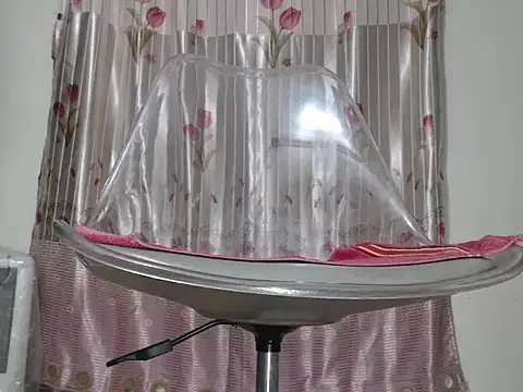 Snapshot of nolame18xxx chatting on 12-02-25, 12:27 nolame18xxx online show from 12-02-25, 12:27