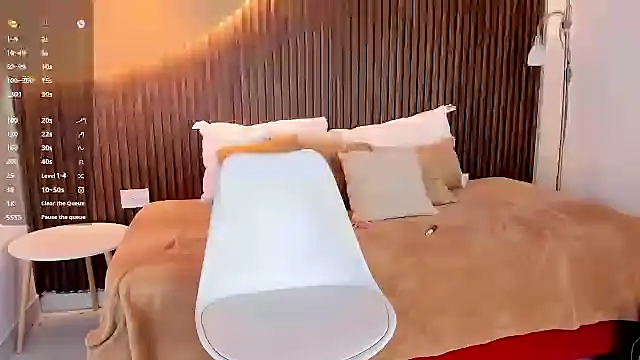 Snapshot of nami_hot04 chatting on 01-05-25, 11:01 nami hot04 online show from 01-05-25, 11:01